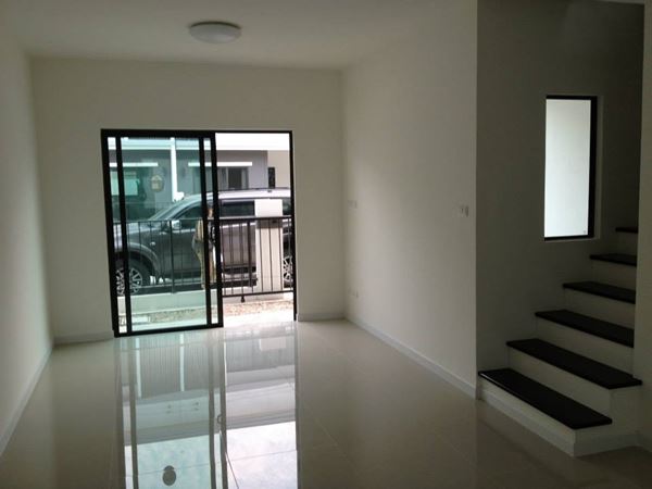 สนใจบ้านพร้อมเข้าอยู่ได้เลย ติดเซ็นทรัลศาลายา ไหมคะ หมู่บ้านพฤกษา 83